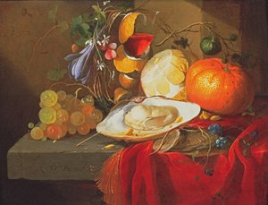 Una ostra, una copa de vino y fruta sobre una mesa cubierta con un paño de terciopelo rojo